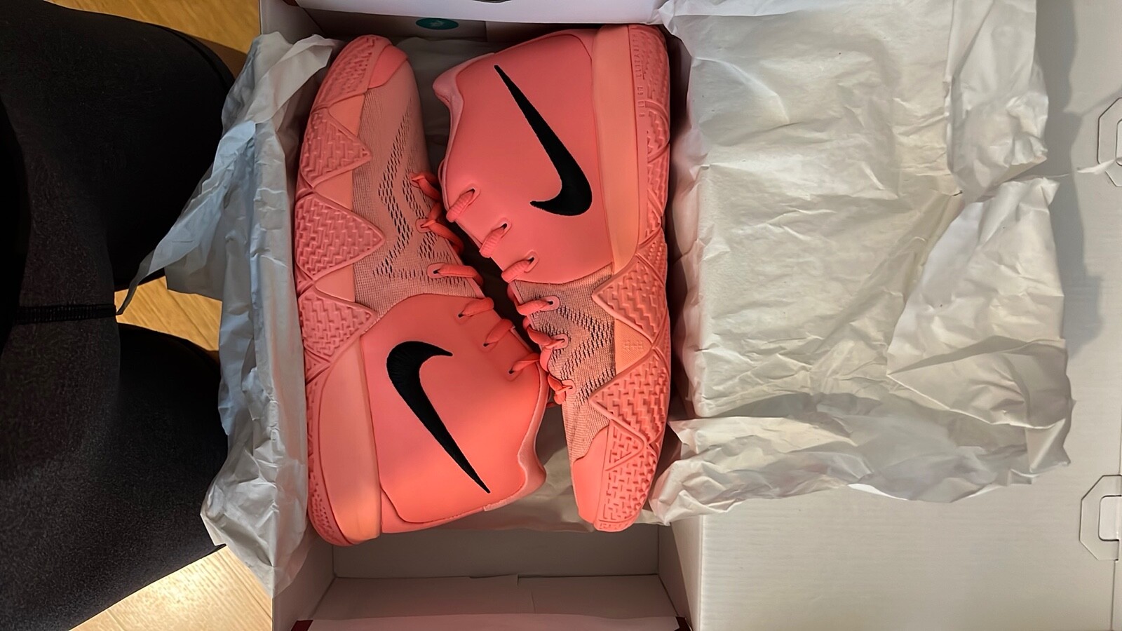 kyrie 4 Pink